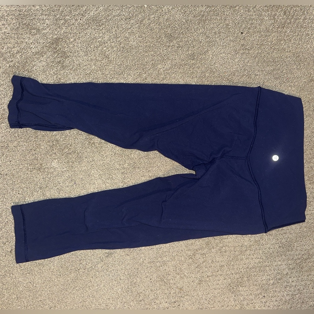 LULU lemon size 8 cropped leggings color: navy